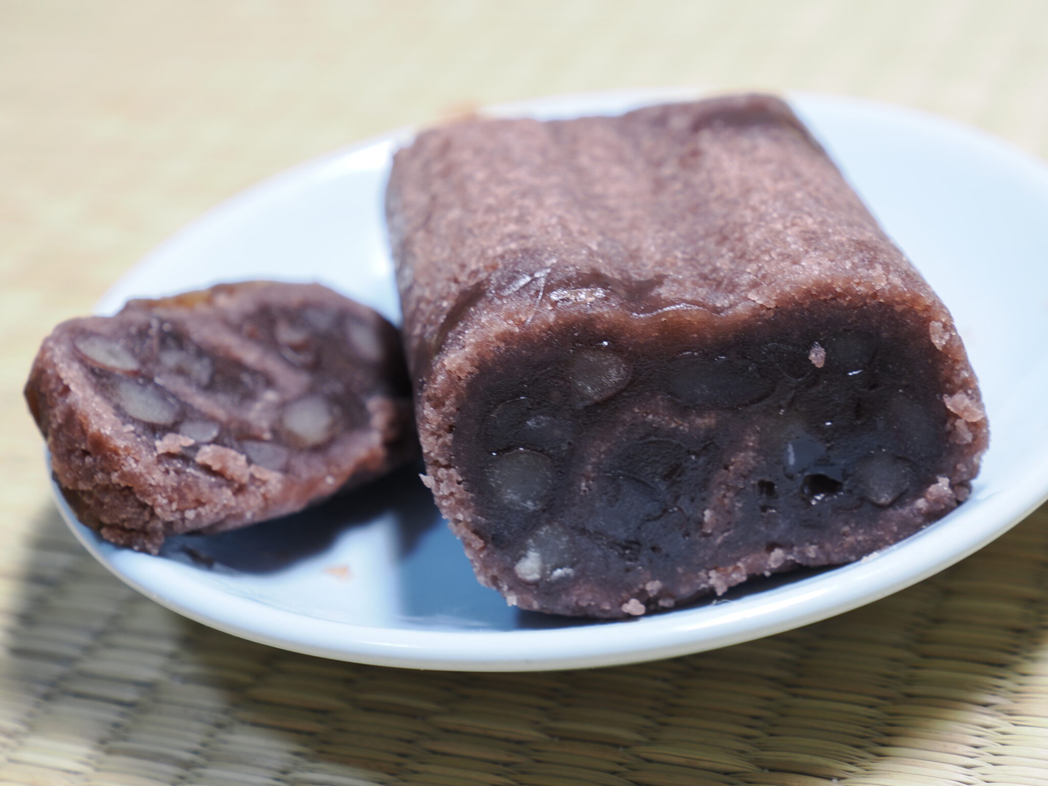 「雲龍」‐ 龍を模した和菓子 – 俵屋吉富 | Taketoの京都ブログ Ma vie à Kyoto