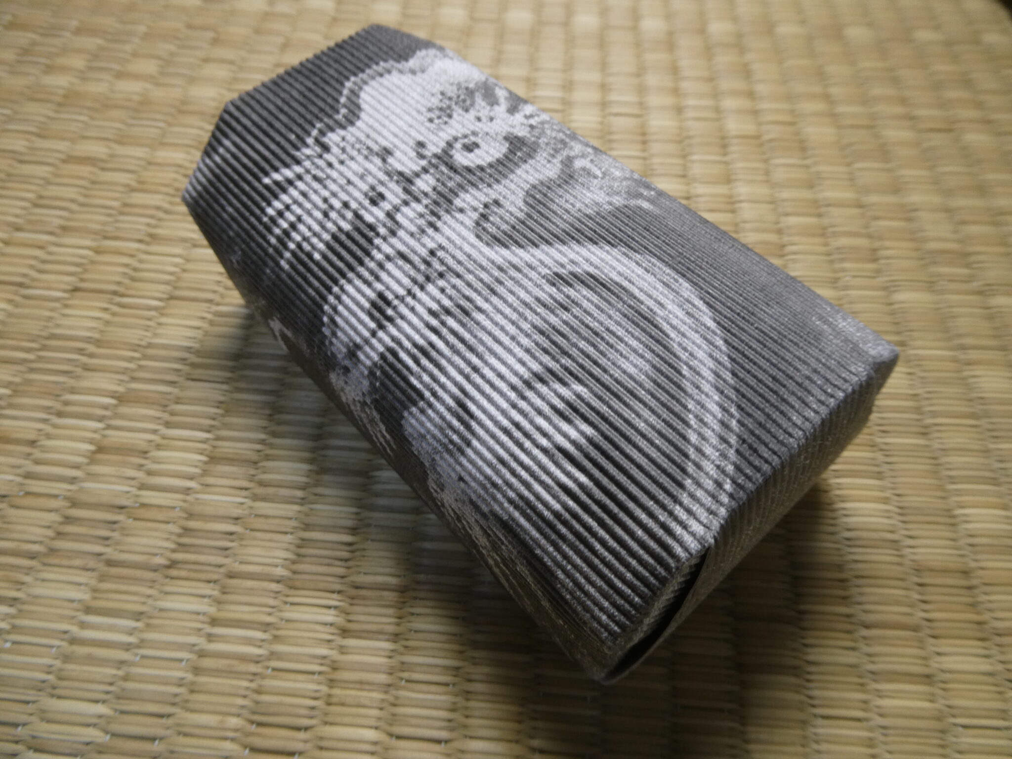 「雲龍」‐ 龍を模した和菓子 – 俵屋吉富 | Taketoの京都ブログ Ma vie à Kyoto